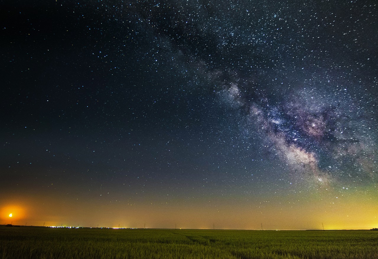 探秘深空，建月宫摘星辰——人类太空探索新篇章