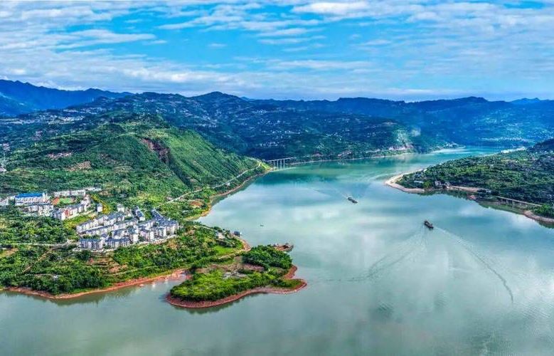 绥江：金沙江峡谷中的零感染孤岛与物理防线