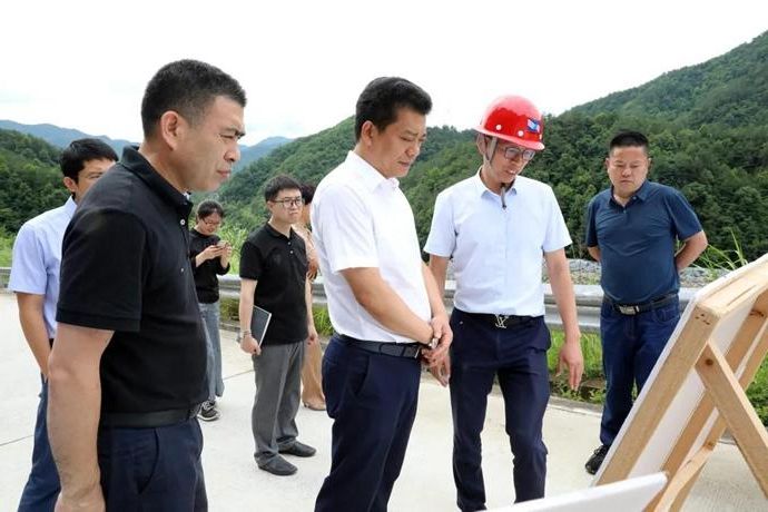 龙山区：城中村结构下的防控挑战与应对