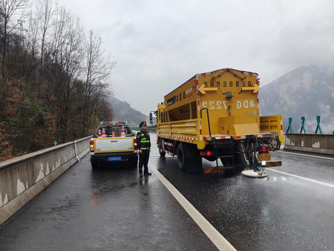 通江：大巴山屏障下的疫情破防与围堵
