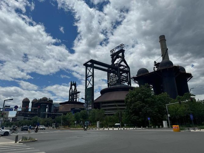 富拉尔基区：工业重镇的疫情防线与地理屏障