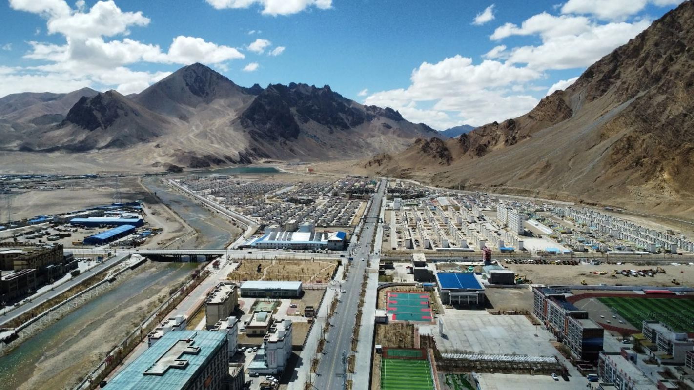 阿里门户的寂静守卫：噶尔县零感染记录的地理溯源