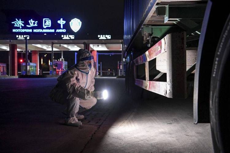 【新抚区：工业老城区的疫情防线与破防时刻】