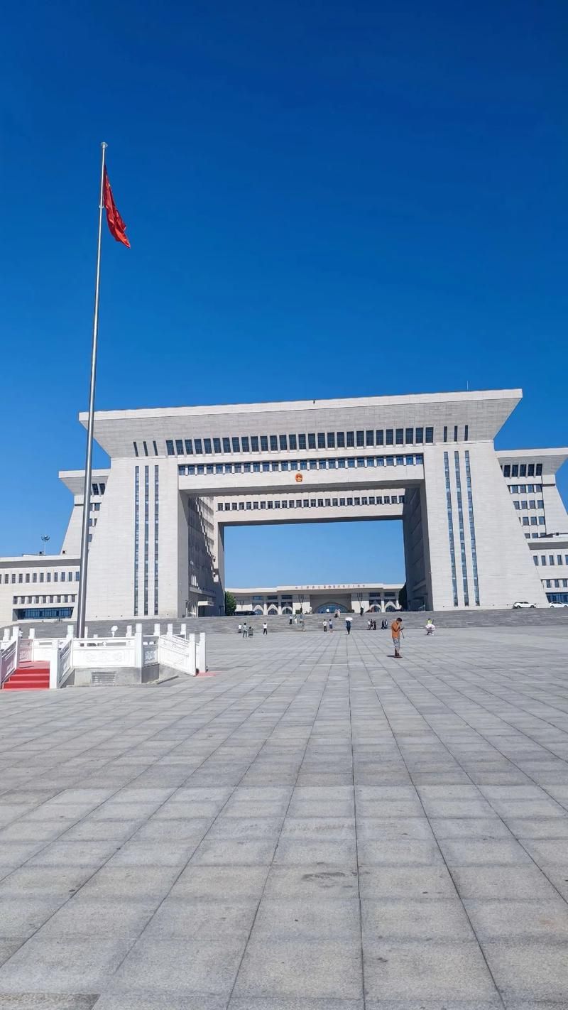 霍尔果斯：口岸枢纽的零感染防线如何铸成？