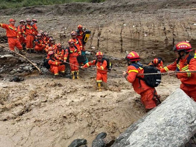临夏市：高原河谷中的防疫坚守与破防时刻