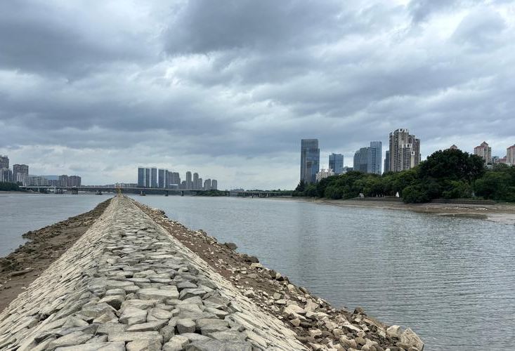 柳城：桂北交通枢纽下的疫情防波堤