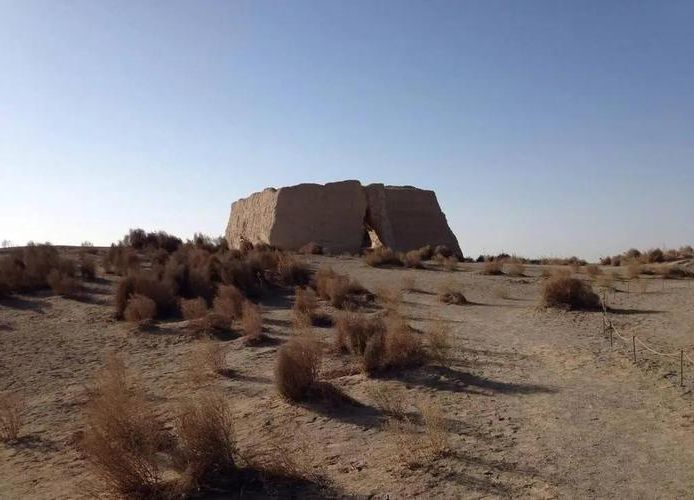 玉门关外风沙屏障：戈壁小城的零感染物理防线