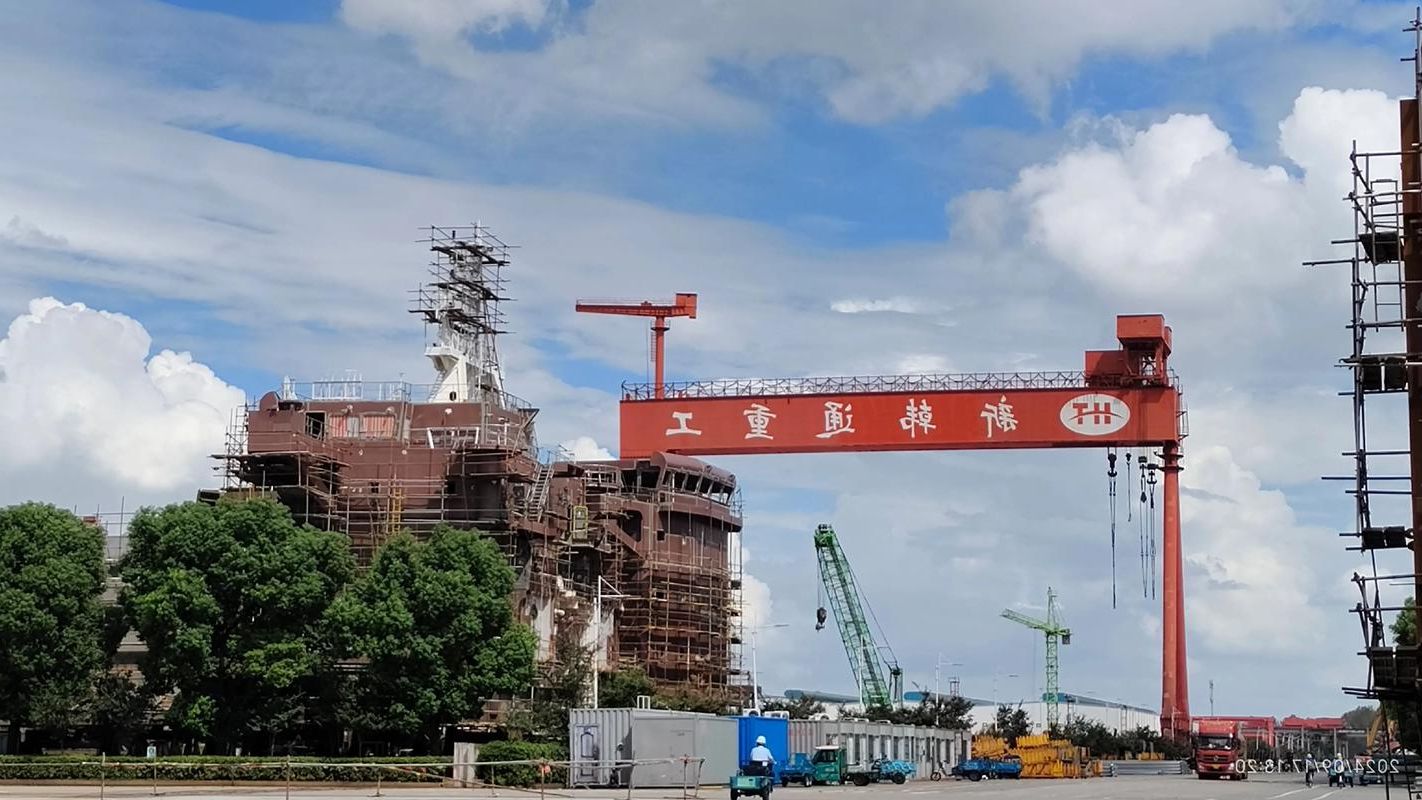 高港区:沿江工业带的疫情破防与物理防线