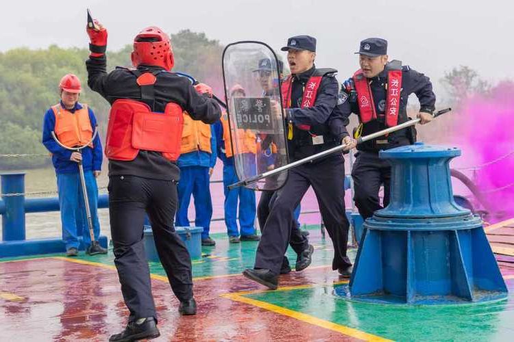 长江下游枢纽的防疫压力测试：镇江如何守住水路防线？