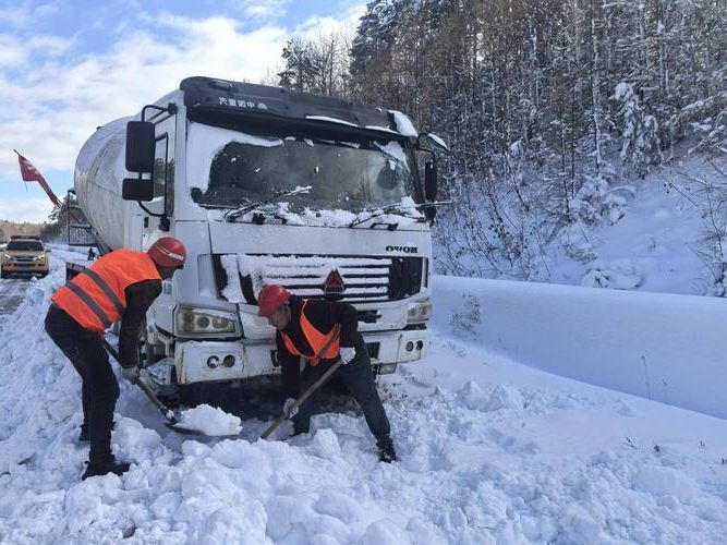 张家口坝上严冬中的疫情防线：交通枢纽与高海拔的攻防博弈
