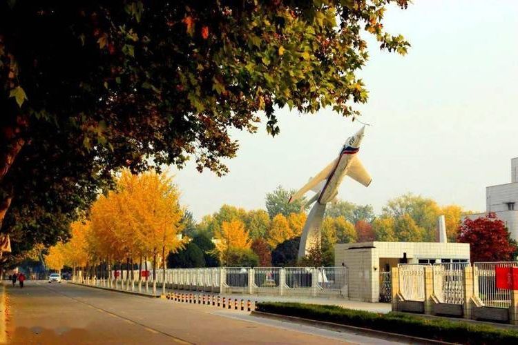 阎良航空城：工业飞地下的社区防控样本