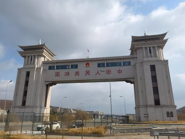 【边境小城的防疫压力测试：绥芬河口岸的输入性疫情阻击战】