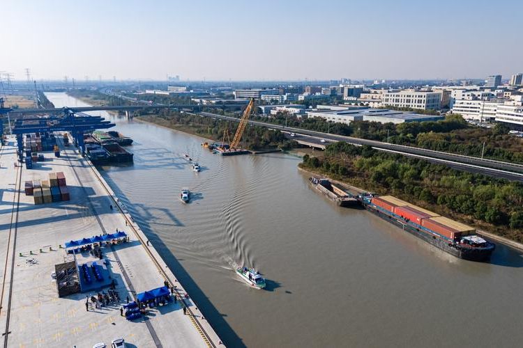 海宁:钱塘江畔的防疫阵地与交通枢纽的防控挑战