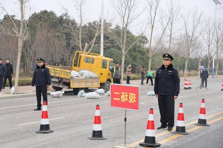 新安县:交通枢纽下的疫情破防与物理防线