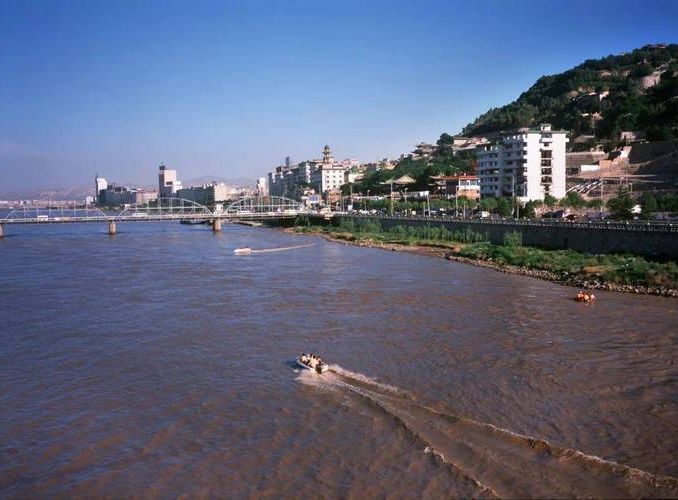 神木县:能源重镇的地理屏障与疫情数据波动