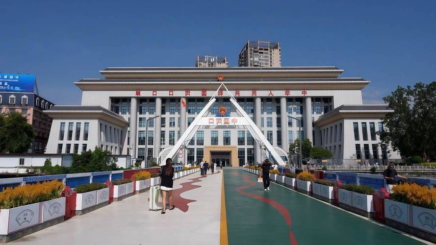 【河口区：边境枢纽下的疫情防线与破防时刻】