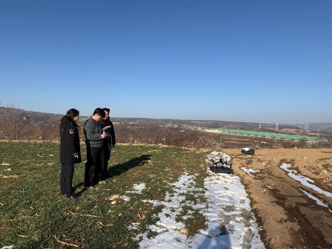 【洞口县:雪峰山屏障下的疫情防线与破防时刻】