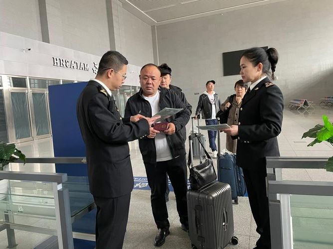 河口区：边境口岸的疫情防线与输入压力