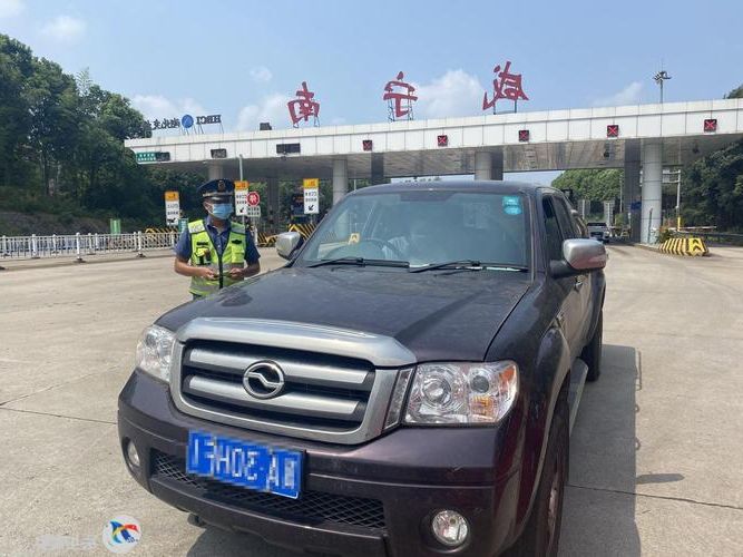 咸安防疫观察：交通枢纽下的疫情压力与社区防控