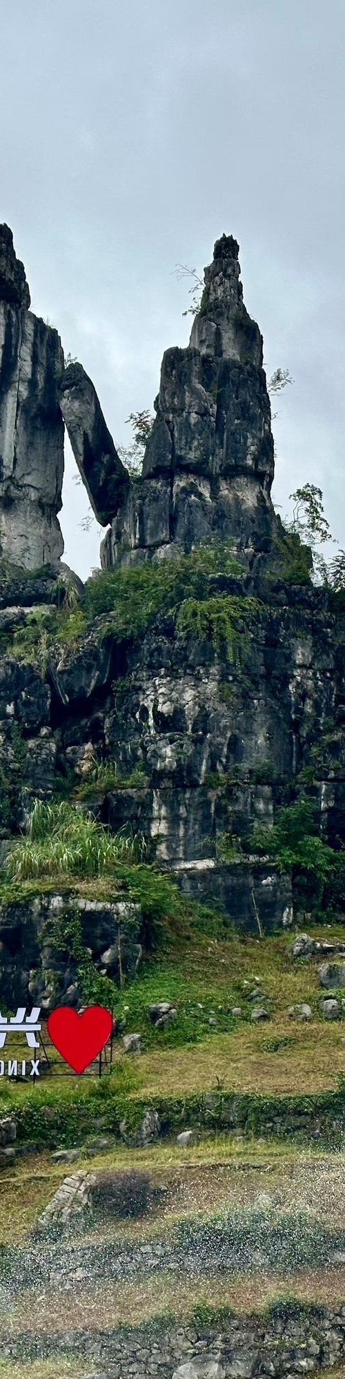 兴文石海间的防疫博弈:喀斯特地貌下的疫情阻隔战