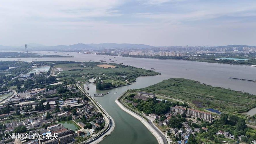 铜官山区：长江南岸工业重镇的防疫破防时刻