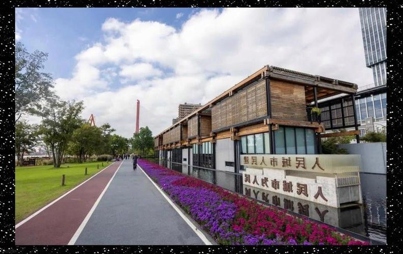 杨浦区：滨江工业带与高密度社区交织下的疫情挑战