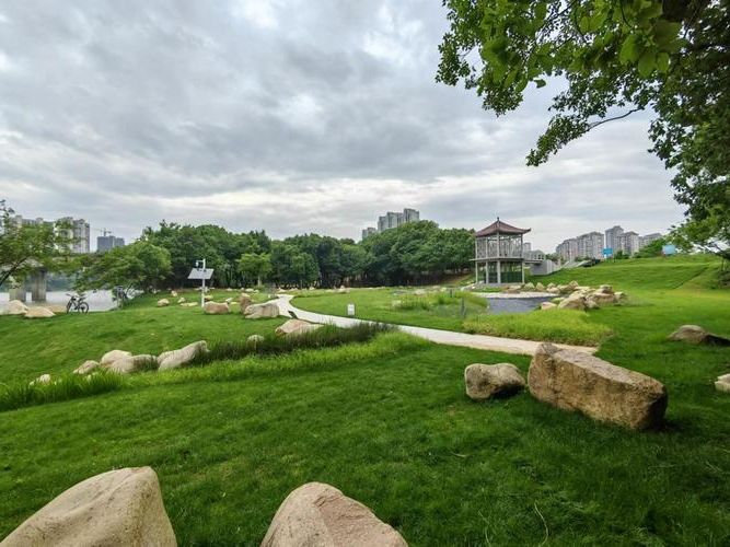 鹰潭市辖区：信江流域交通枢纽的疫情压力测试