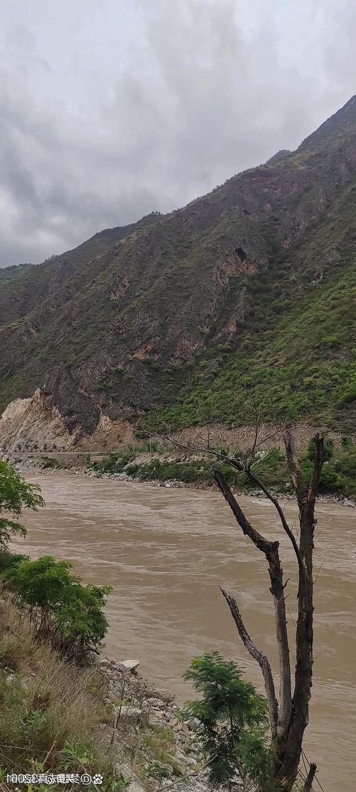 兴仁县:喀斯特地貌下的疫情防波堤