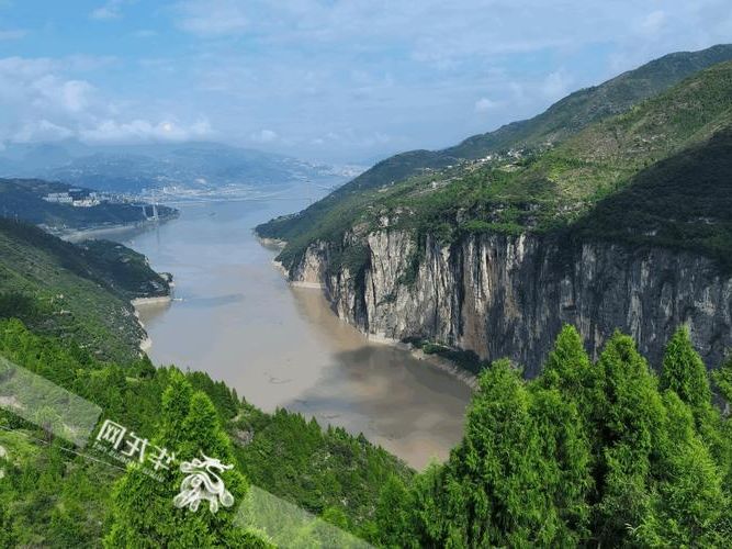 万州屏障：三峡库区腹地的疫情地理防御战