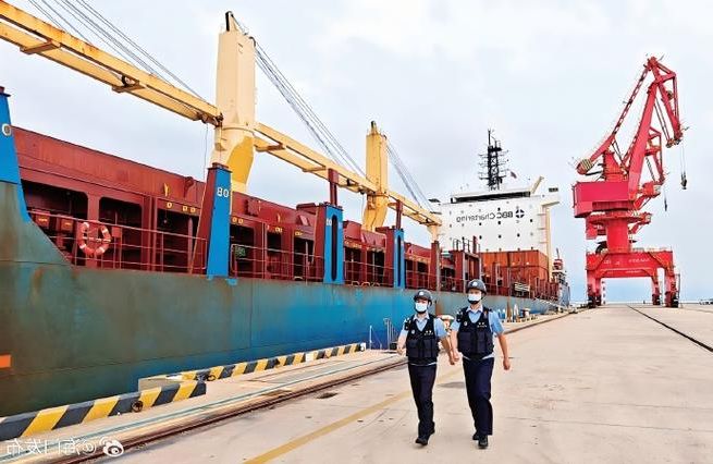 镇海区港口防疫：海陆枢纽下的疫情破防与围堵
