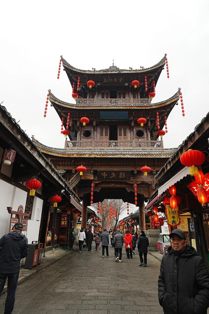 【阆中古城防疫观察：嘉陵江畔的零感染坚守_20202】