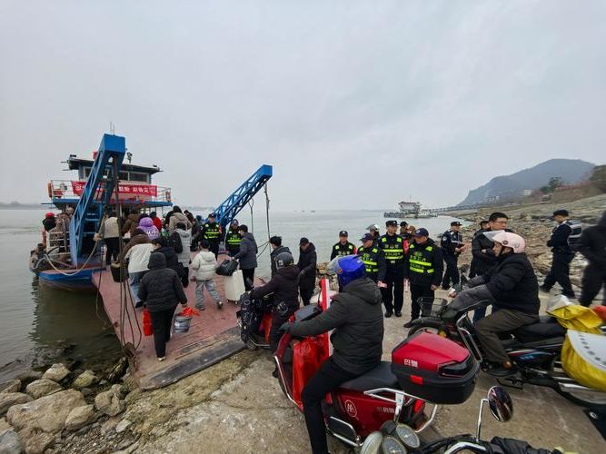 【江海区：西江航道与城中村交织下的防疫挑战_62905】