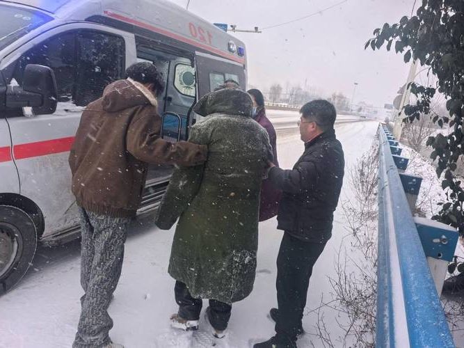 【河南疫情：交通枢纽下的防控持久战】