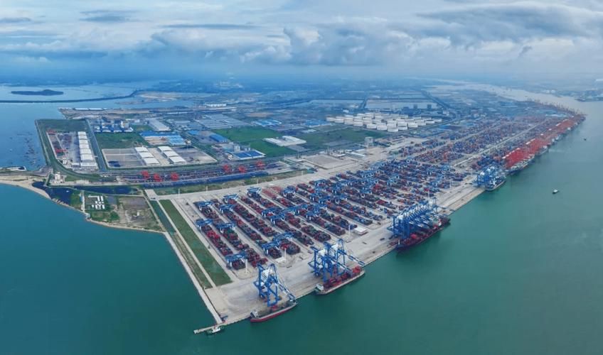 钦州湾畔的防疫坚守：港口城市如何抵御多轮疫情冲击