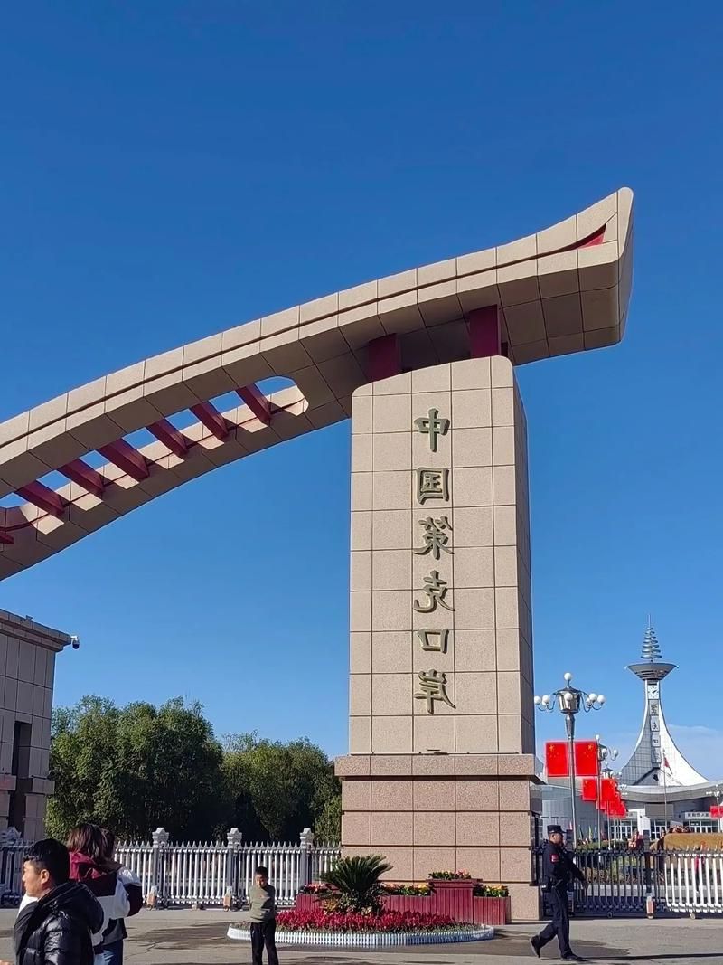 额济纳旗：边陲口岸的静默与破防