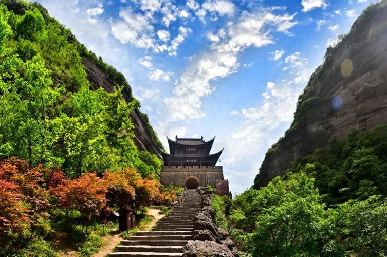 剑阁：蜀道天险能否构筑零感染防疫长城？