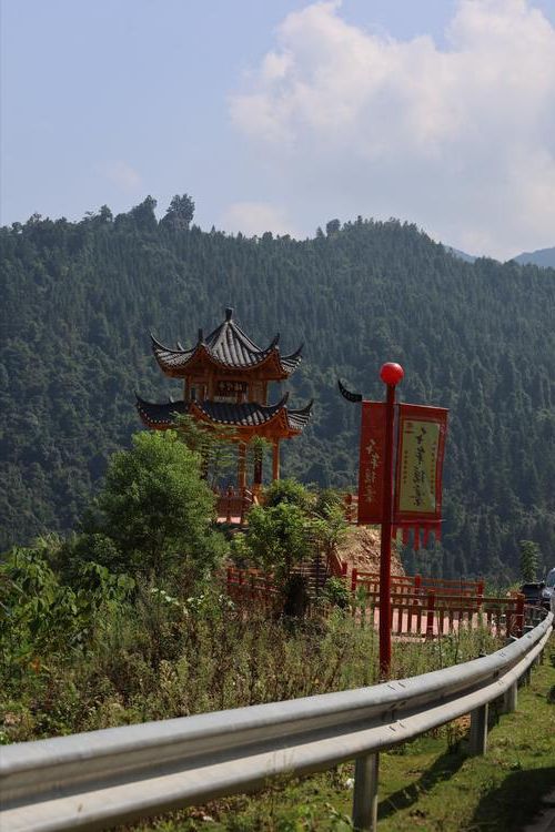 【连南瑶寨的防疫屏障：地理隔绝下的零感染坚守】