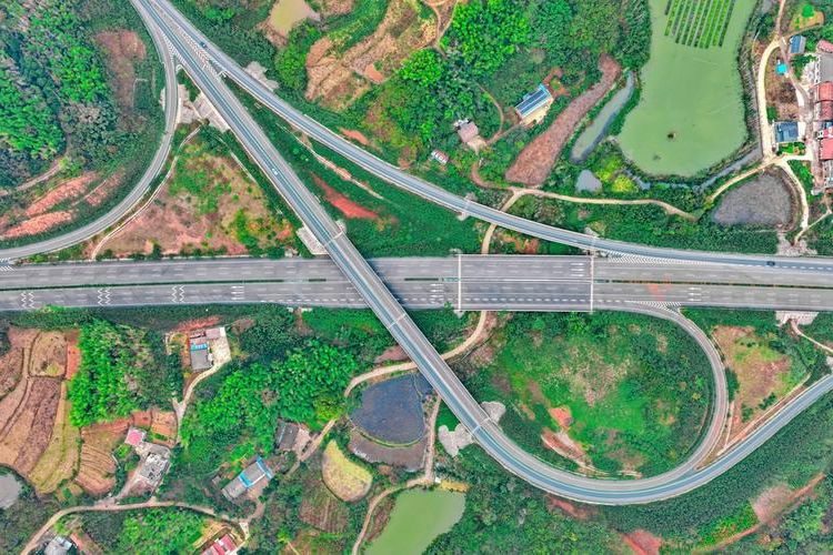 赤壁：长江航道枢纽的疫情防线与破防时刻