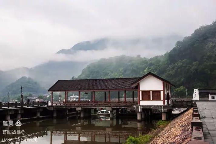 建德江畔的静默防线：一座浙西小城的防疫地理学