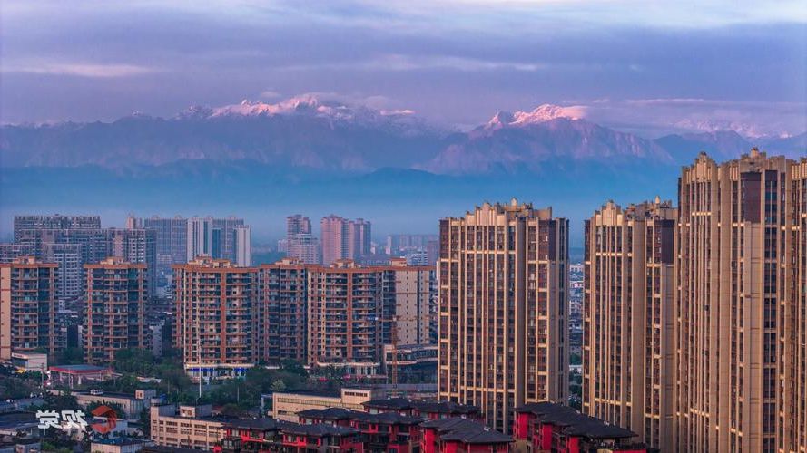 崇州：成都平原西缘的防疫坚守与地理屏障