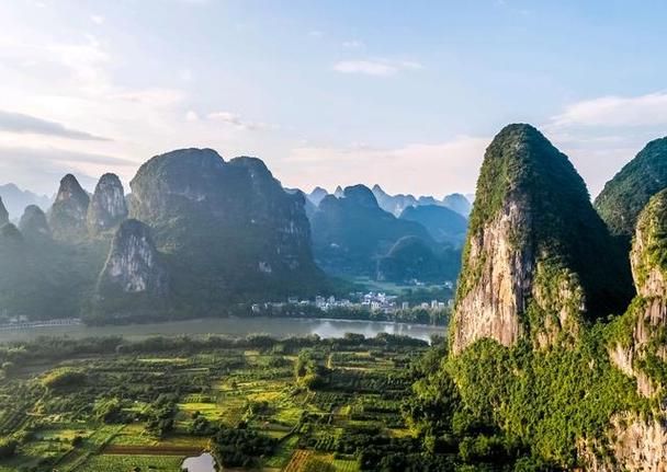 西林：桂西边陲的零感染样本与地理屏障下的防疫逻辑